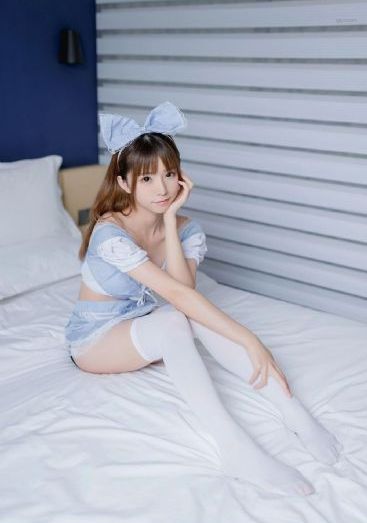被十几个男人扒开腿猛戳动图_BD英语免费在线播放