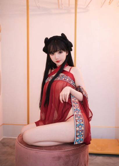 吉沢明步紧身裙女教师_手机免费播放动漫