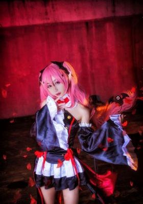 情侣床上play_高清高清完整版